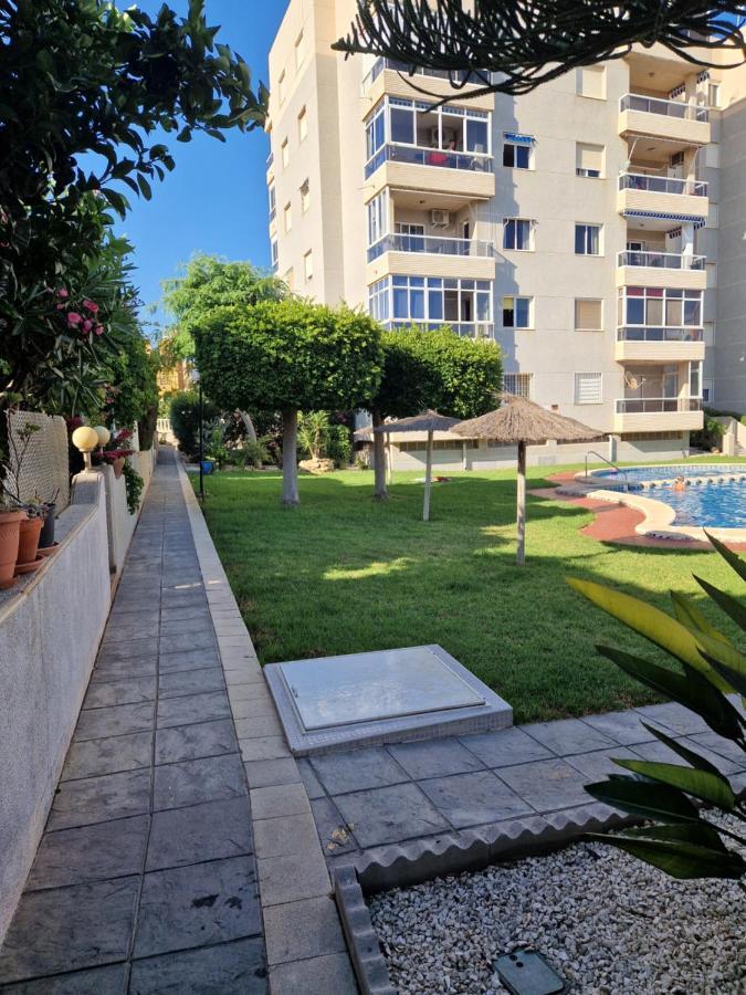 Magnifico Chalet Adosado En Torrevieja, Alicante. Εξωτερικό φωτογραφία